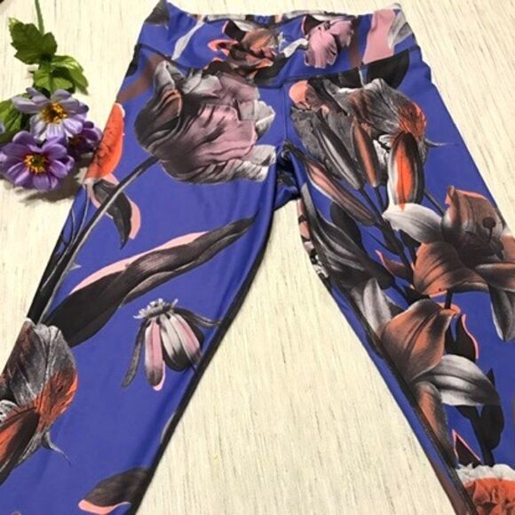 NUX Extra Small Leggings - Picture 2 of 5